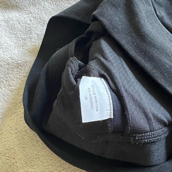 Vuori Black Long line elevation sports bra medium - Picture 4 of 4